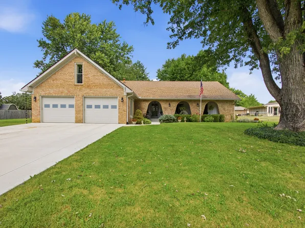 4044 Hazy Ln, Greenwood, IN 46142