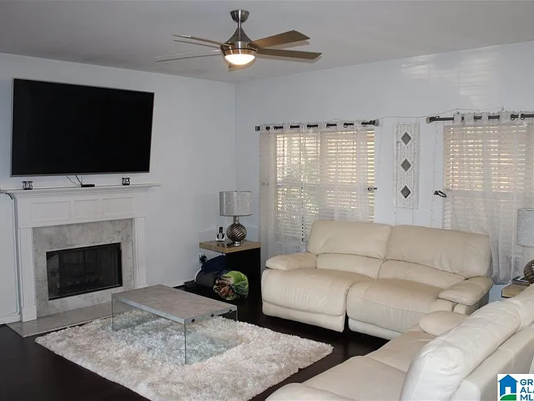 5501 Colony Ln — Photo 2