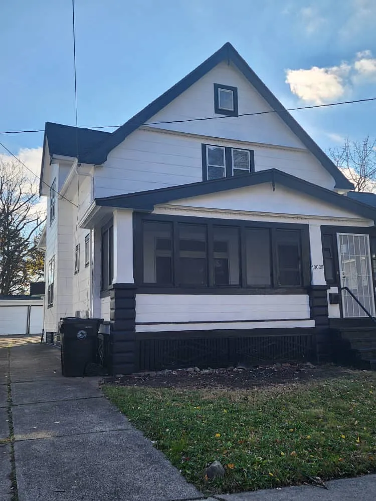 2 bed, $1,050 — Photo 1