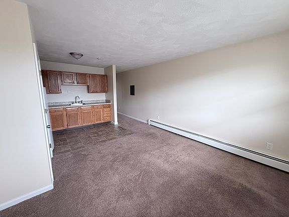 2nd image of 25 Cambridge St #24