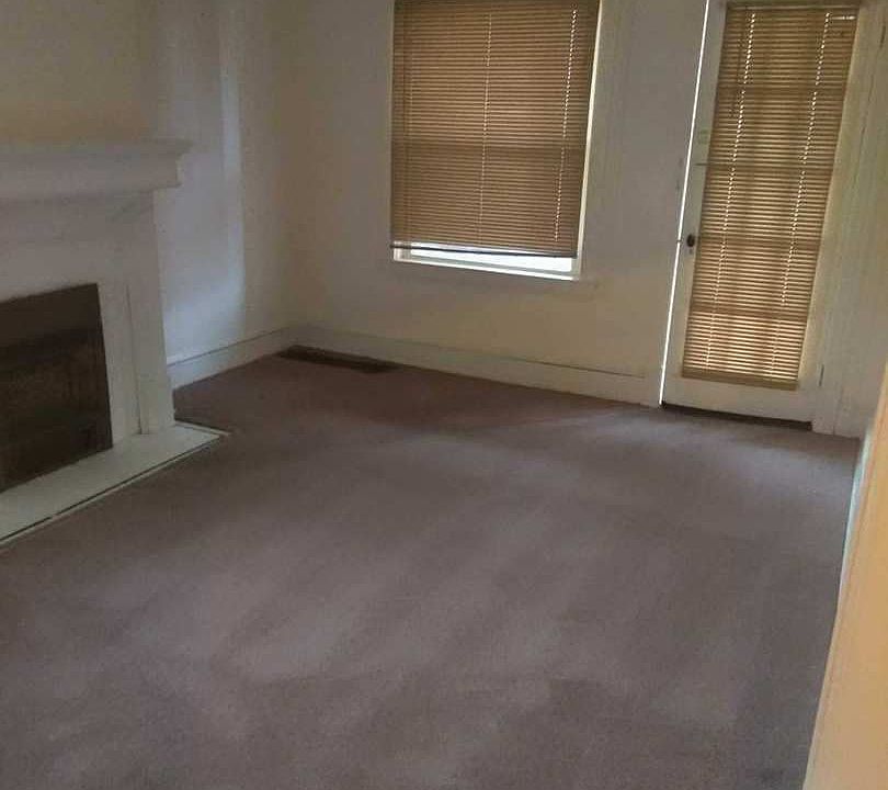 1st image of 10826 Tacoma Ave APT 1