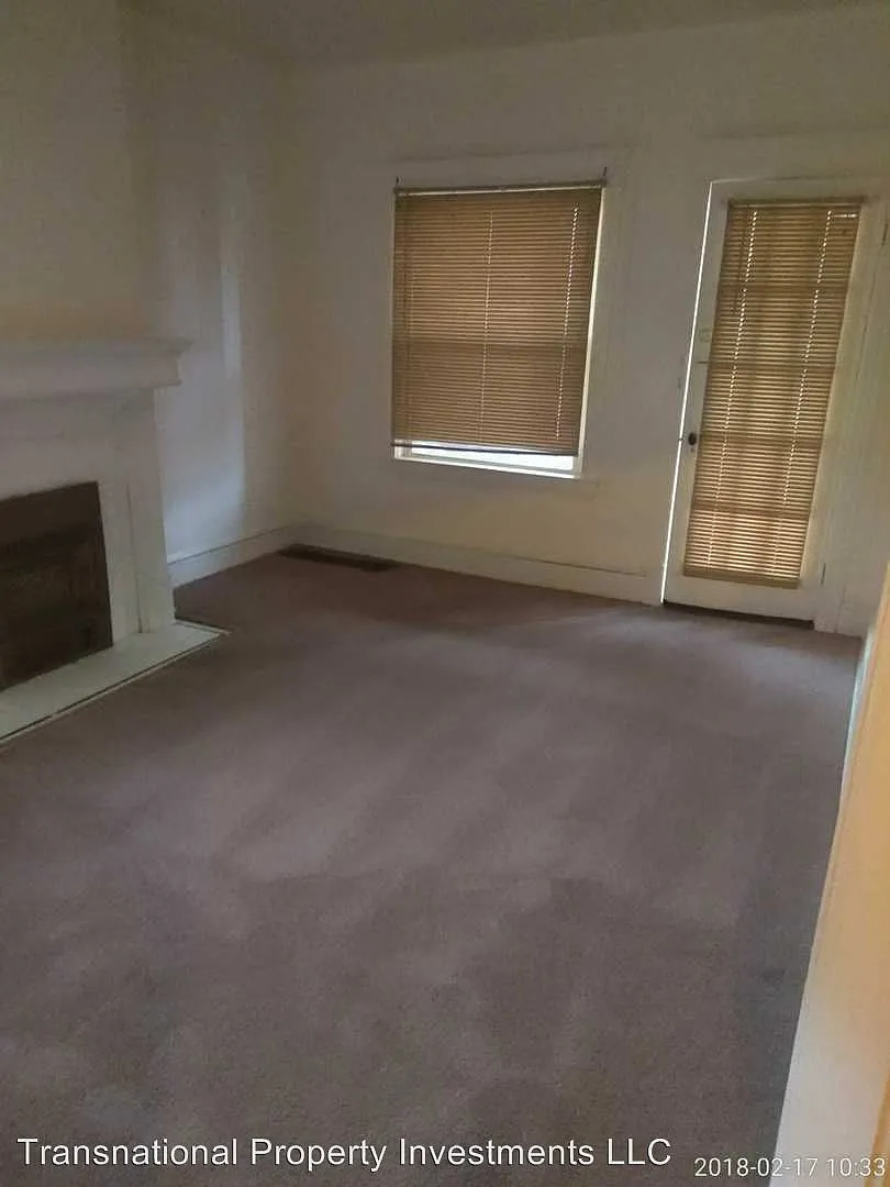 10826 Tacoma Ave APT 1 photo 1