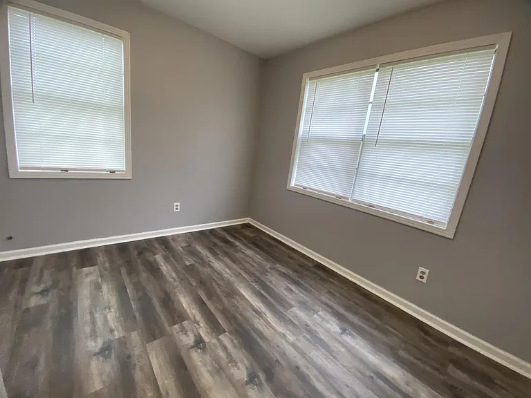 311 S Bond Ave — Photo 6