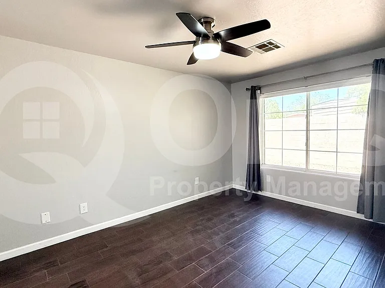 1414 E Grovers Ave #5 — Photo 7