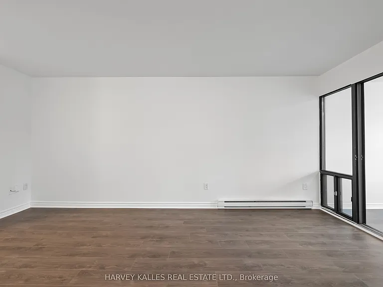 353 Queen St W #10 — Photo 11