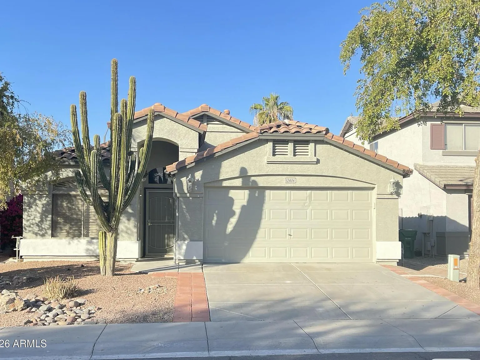 4 bed, 2.0 bath, 1782 sqft, $2,000 — Photo 1