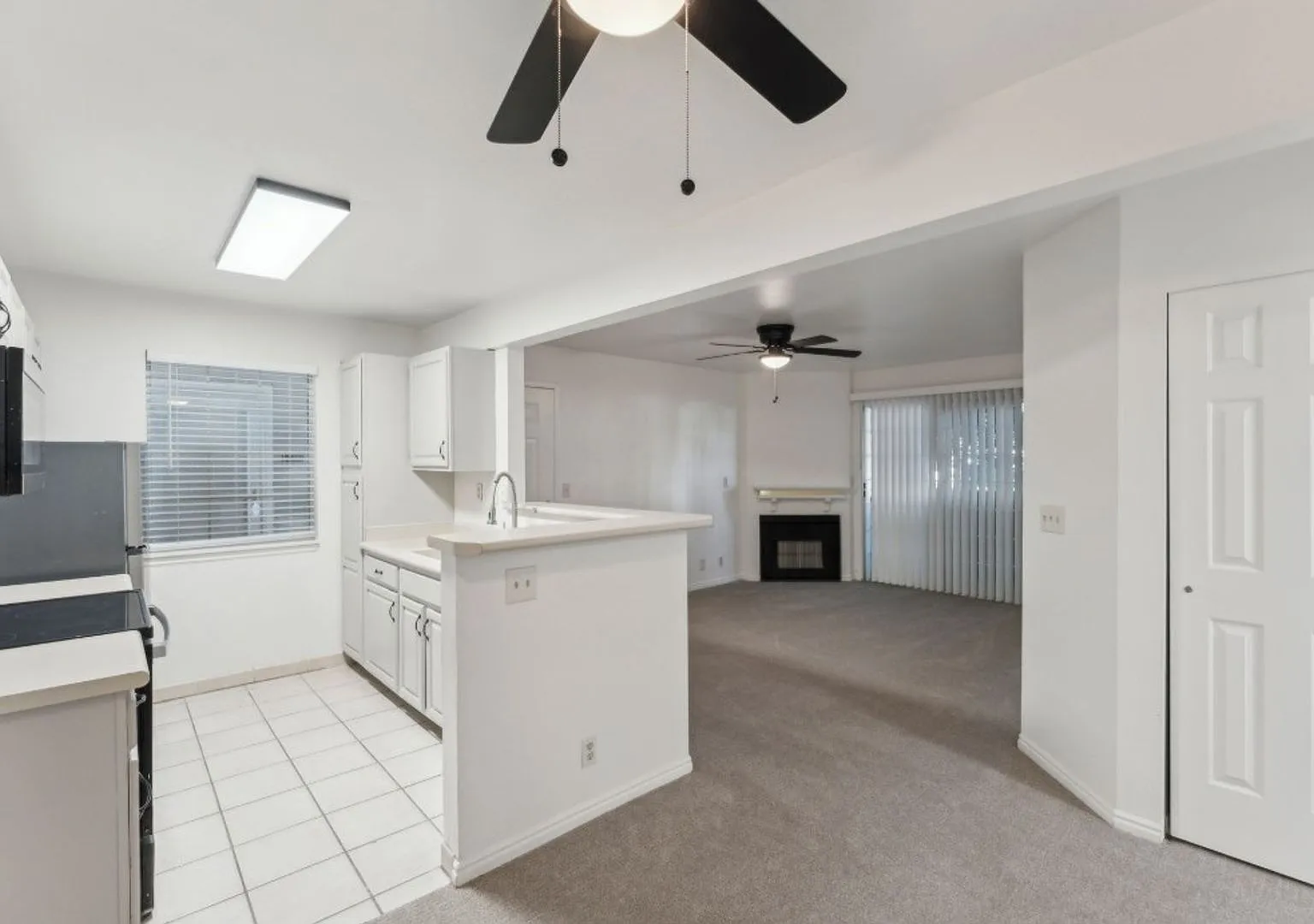 Main Floor 2 Bedroom Condo in Bountiful! — Photo 4