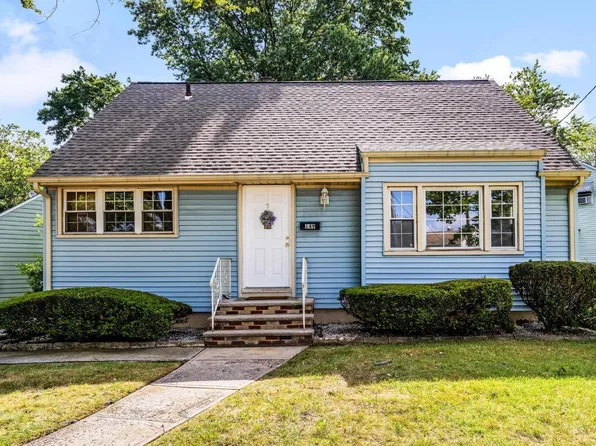 149 Independence Dr, Roselle, NJ 07203