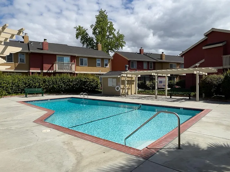 1669 Cedarcreek Ct — Photo 12