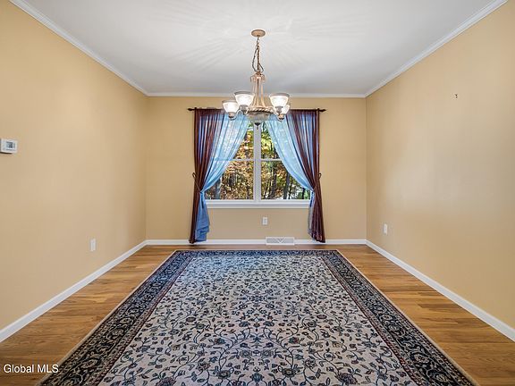 5th image of 16 Highland Court