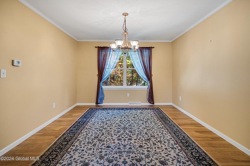 5th image of 16 Highland Court