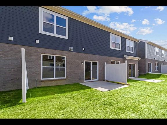 4th image of 4992 Pebble Ct
