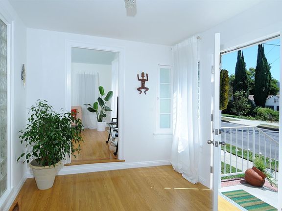 5th image of 739 Glen Ave