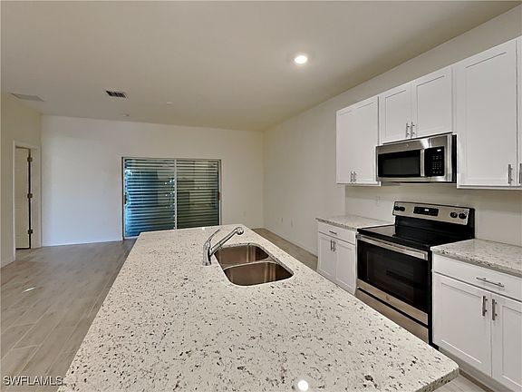 4th image of 1145-1147 Edgerton Ave