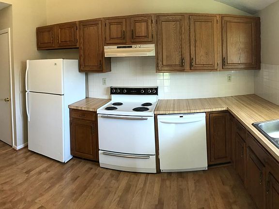 4th image of 3204 Canterbury Dr