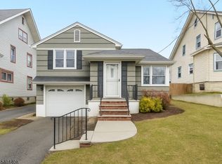 121 Woodland Ave, Rutherford, NJ 07070