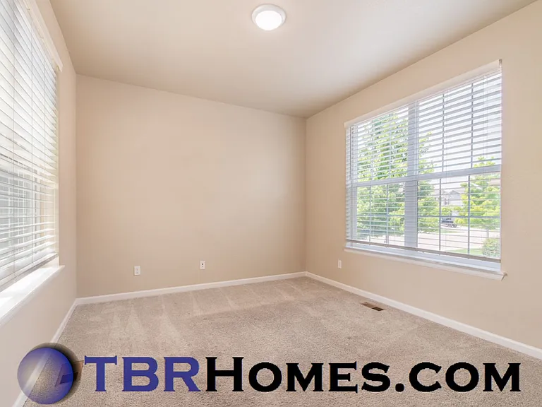 9521 Market Dr — Photo 4