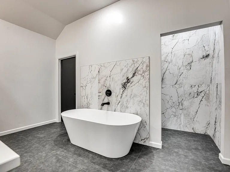 14301 Village Trl — Photo 43