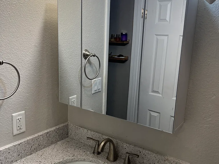 4621 W Desert Crest Dr — Photo 2