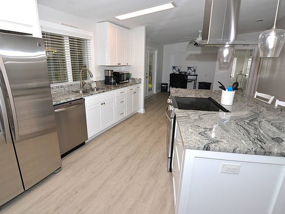 4th image of 5647 Seven Oaks Dr