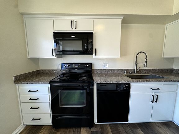 5th image of 6888 Hyde Park Dr