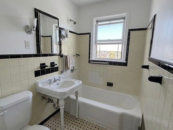 5th image of 2801 Gunther Ave Floor 2