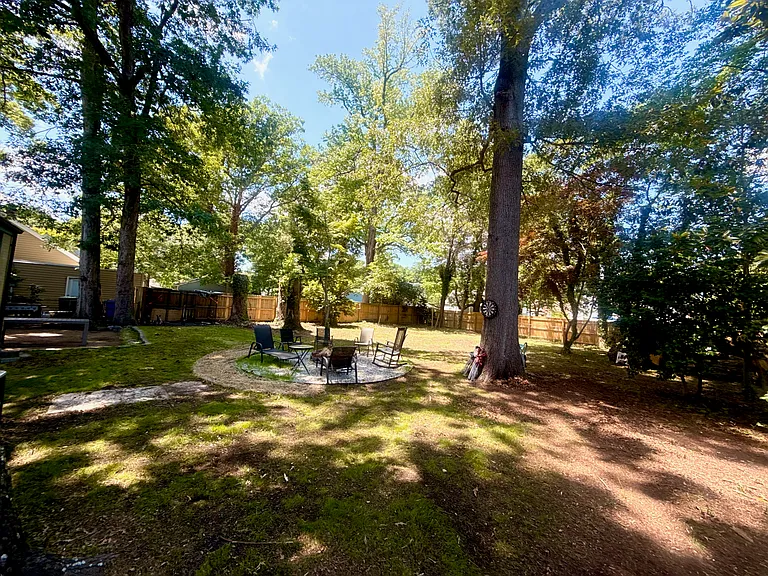 1214 Frank St — Photo 41