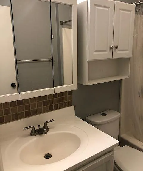 641 Shadywood Ln — Photo 15