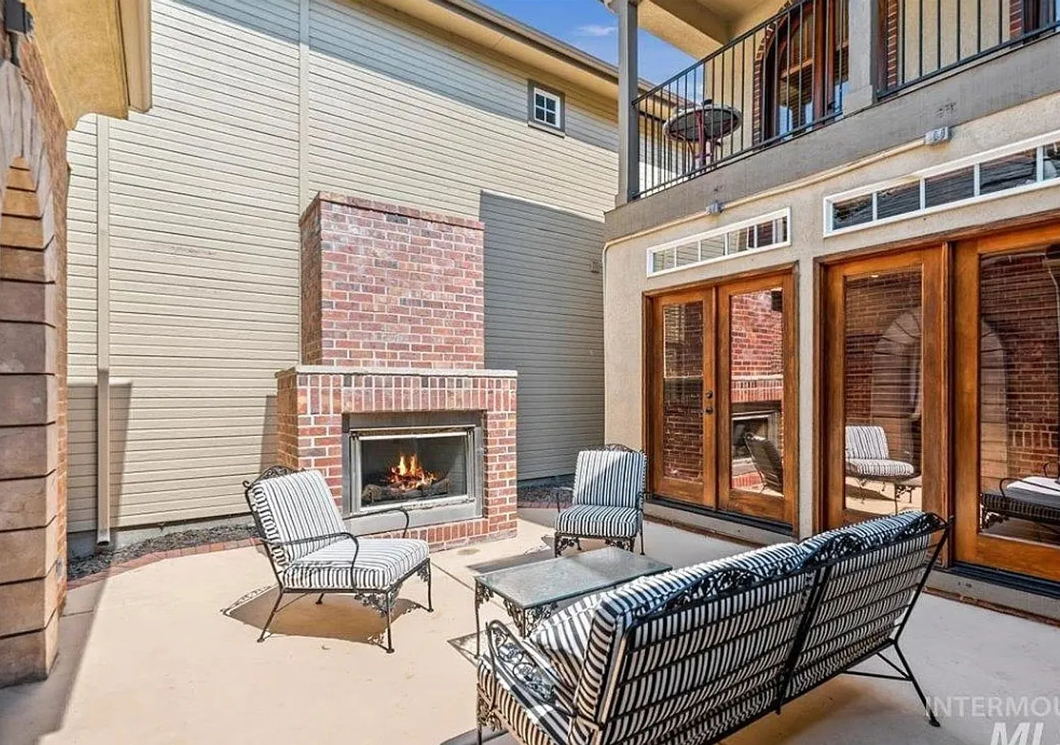 Gorgeous fully furnished home in downtown Eagle! — Photo 3