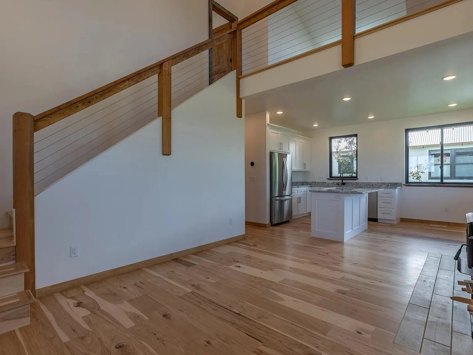 5 bed, 2210 sqft, $3,900 — Photo 2