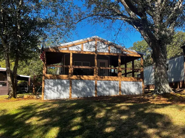 16 Carter Ln, Cropwell, AL 35054