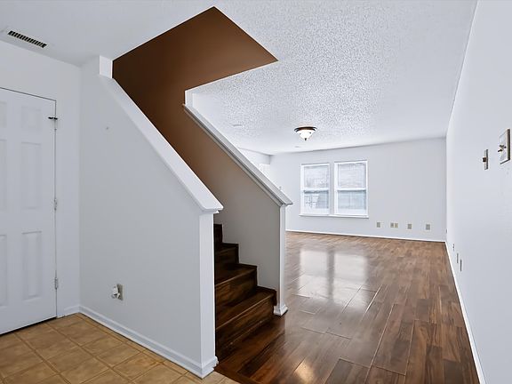 4th image of 6243 Monteo Ln