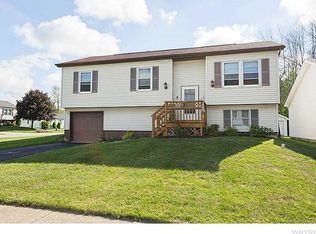 3 Summit Meadow Ave, Buffalo, NY 14224