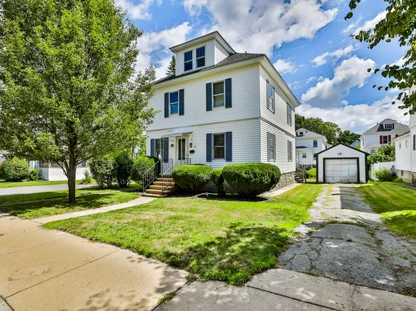 38 Oakland St, Lowell, MA 01851