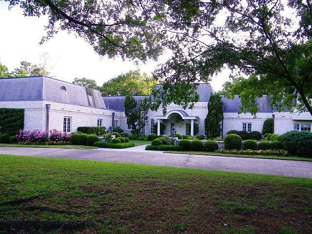 1st image of 102 Deerfield Dr