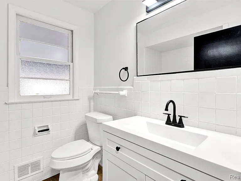 2580 Walnut Lake Rd — Photo 6