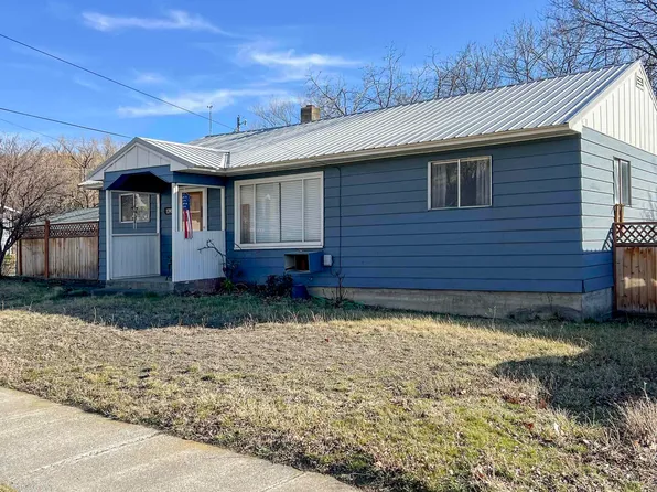 1392 Columbia St, Pomeroy, WA 99347