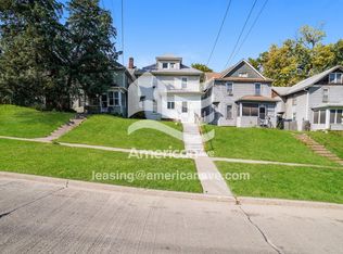 741 25th St, Moline, IL 61265