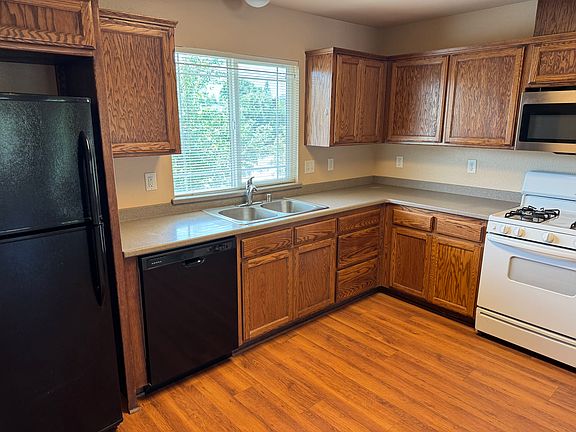 5th image of 1654 East Ave Unit 2