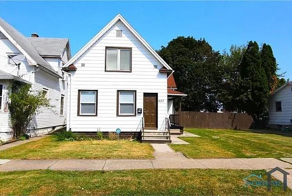 627 Bronson Ave