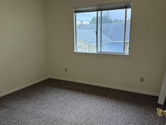 5th image of 1260 Haven Ln #4