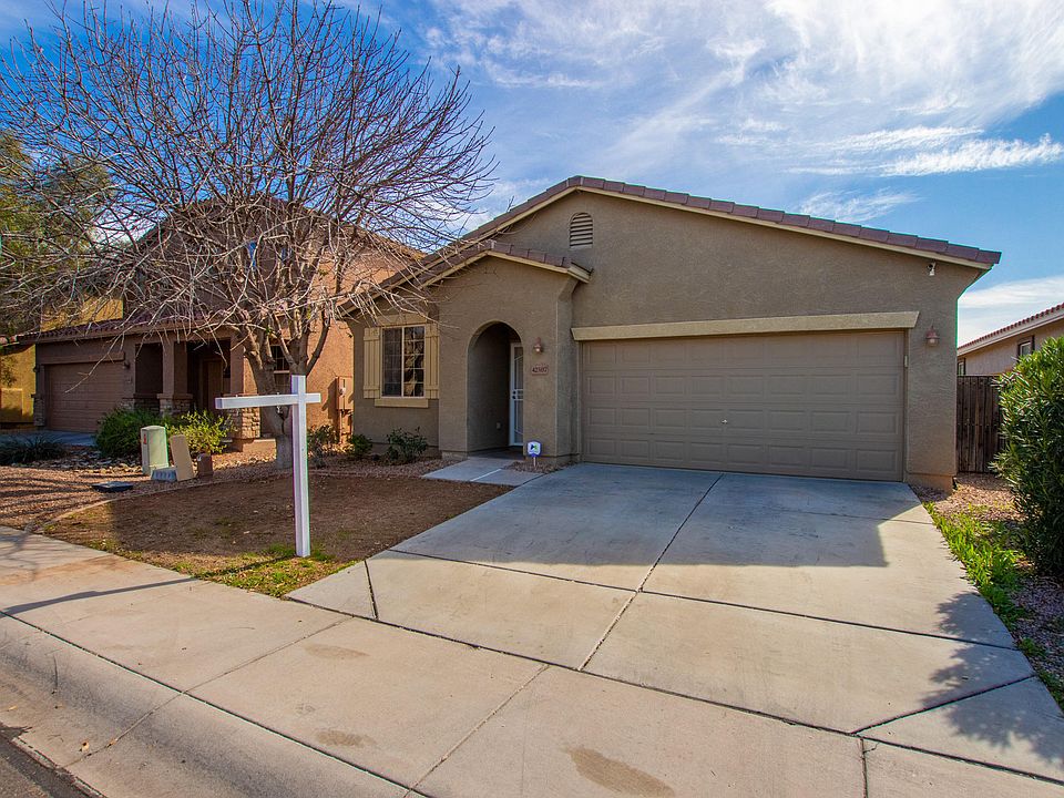 1st image of 42507 W Somerset Dr