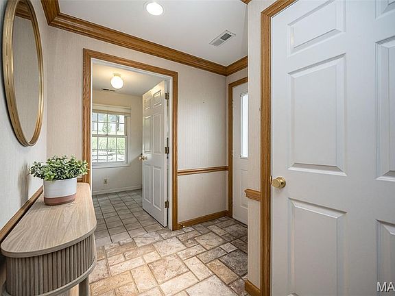2nd image of 1471 Wilton Ln