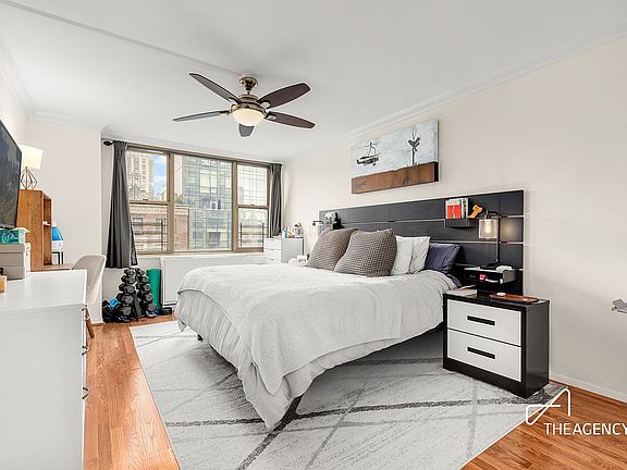 3rd image of 301 E 79th St APT 17P