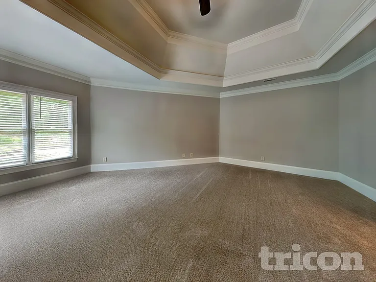 5840 Cool Springs Dr — Photo 8