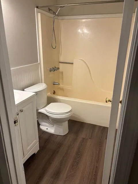 2 bed, 2.0 bath, 932 sqft, $1,200 — Photo 4