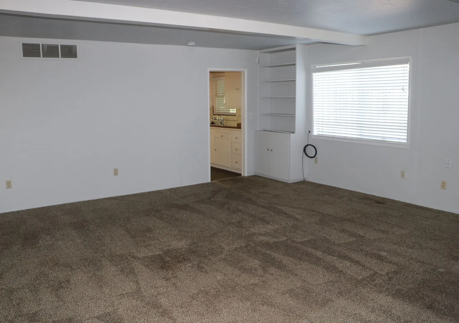 3214 S Leonard Ave. — Photo 4