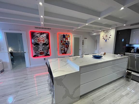 2nd image of 100 Bayview Dr APT 321
