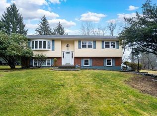 5 Long Meadow Dr, Airmont, NY 10952