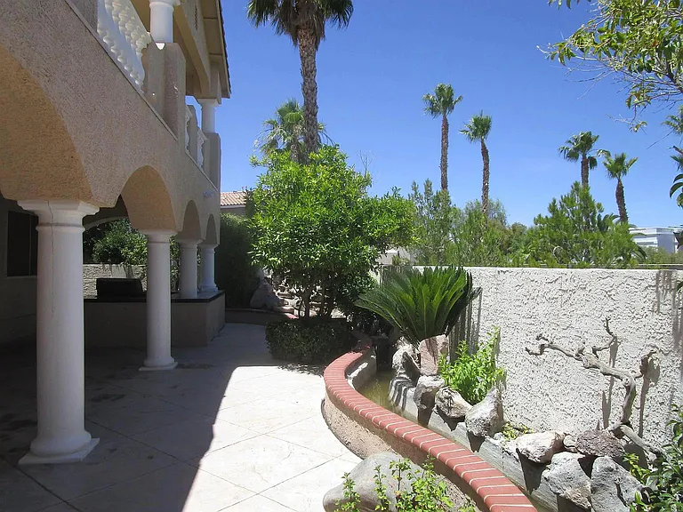 2238 Alanhurst Dr — Photo 33